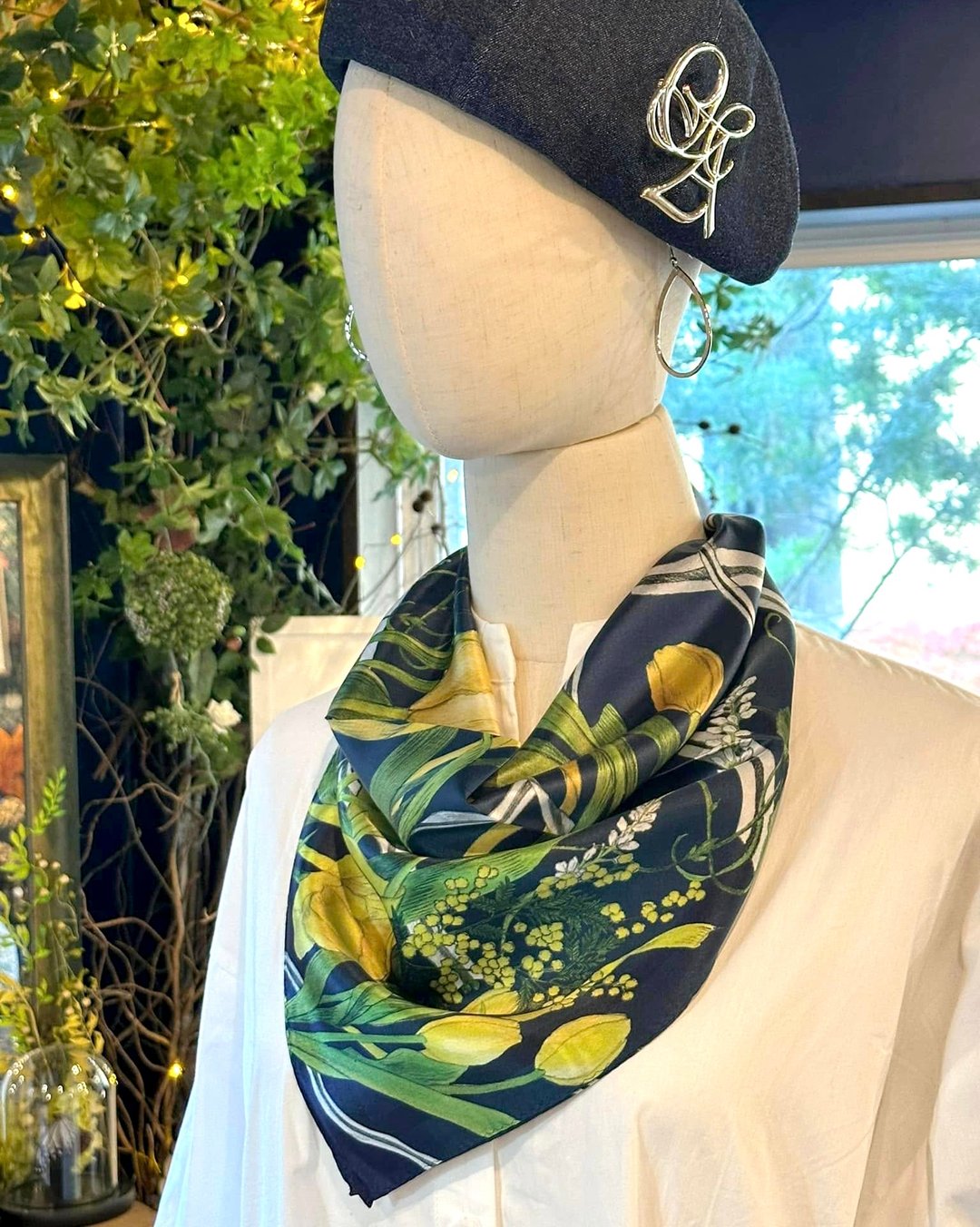 50cm 方形_丝巾_Happiness of yellow (navy) 图案 丝巾 ChristalART - 丝巾 - 其他材质 蓝色