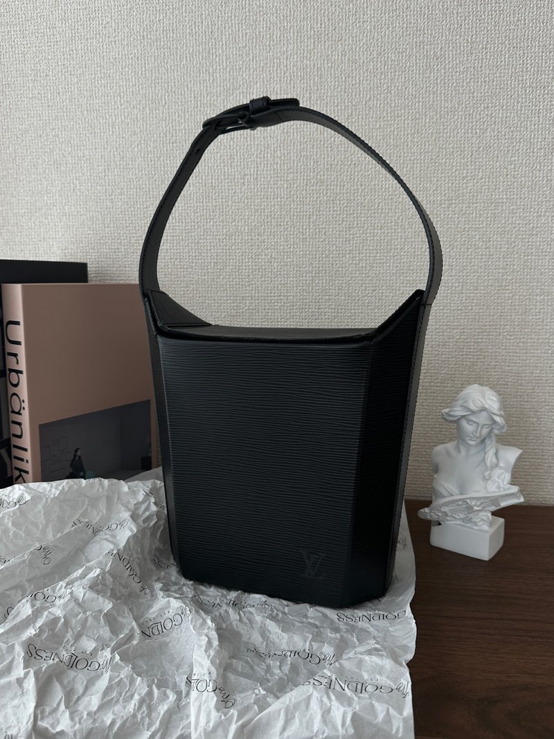 中古包 Louis Vuitton 路易威登 水波压纹牛皮So Black 小盒子包 - 手提包/手提袋 - 真皮 黑色