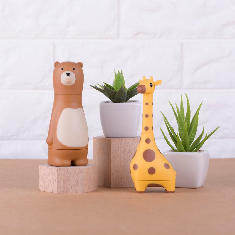 憨熊结伴曼曼走 - 摆饰 - 塑料 多色