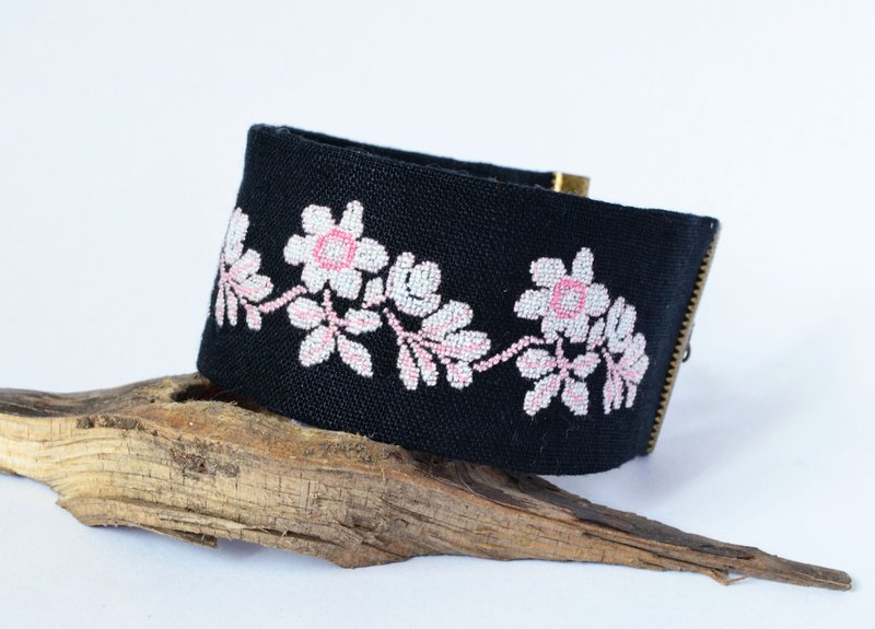 白花刺绣手链十字绣波西米亚风饰品花卉织物亚麻节日礼物女孩 - 手链/手环 - 绣线 黑色