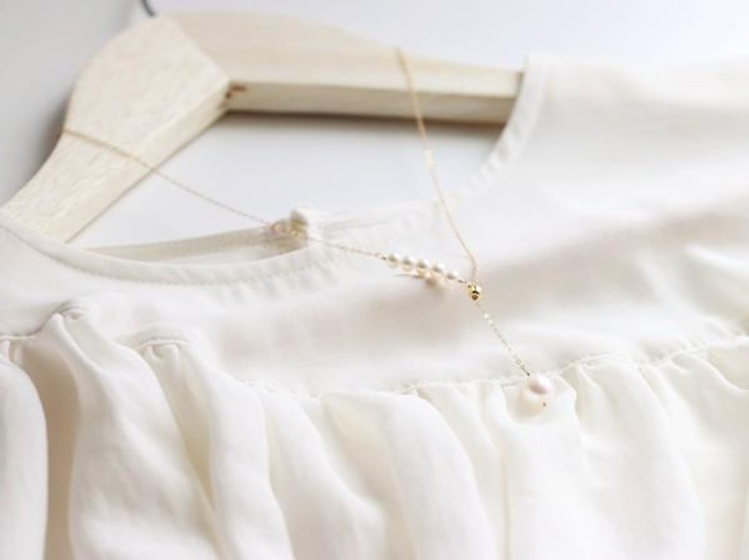 Mirror freshwater pearl slide Y-shaped necklace June birthstone Also for stacking with choker - 项链 - 宝石 白色