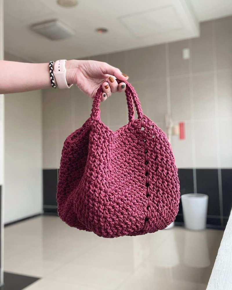 粗针织小水桶方包-酒红色 - 手提包/手提袋 - 棉．麻 红色