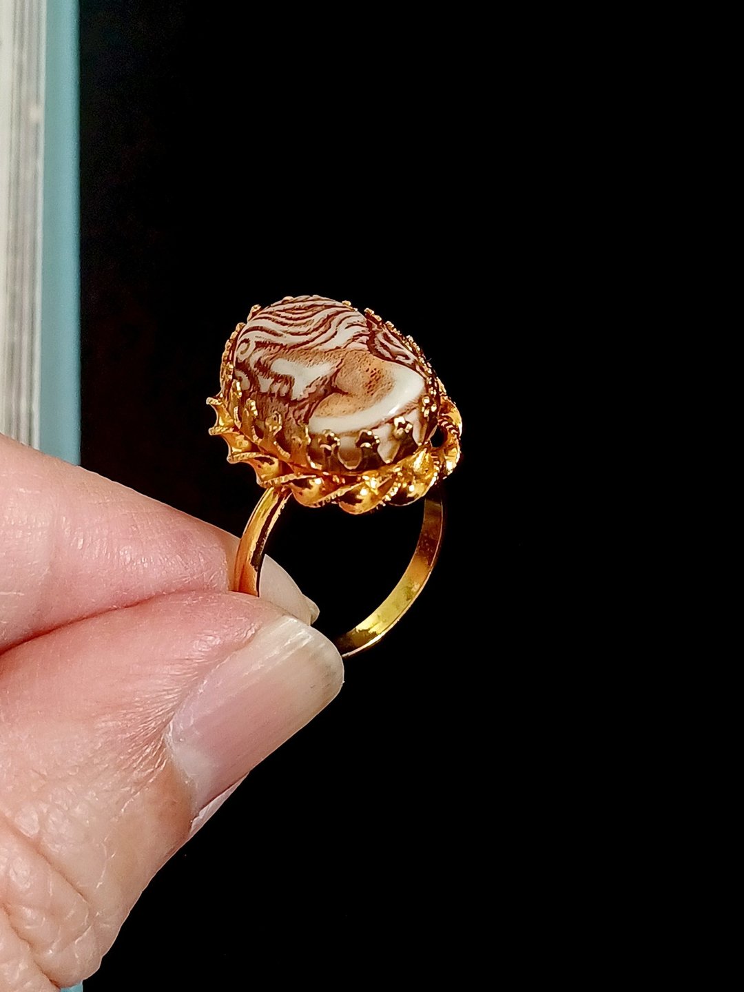 vintage jewelry 古董仿石浮雕女神戒指 - 戒指 - 其他金属 