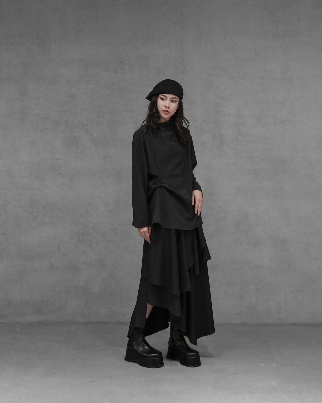 MUKK DESIGN 造型翻领扭结上衣 - 女装上衣 - 聚酯纤维 黑色