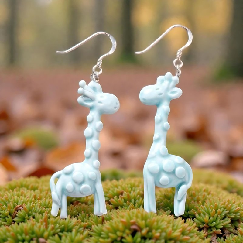 可爱长颈鹿－手工白瓷纯银耳环 - 耳环/耳夹 - 瓷 蓝色