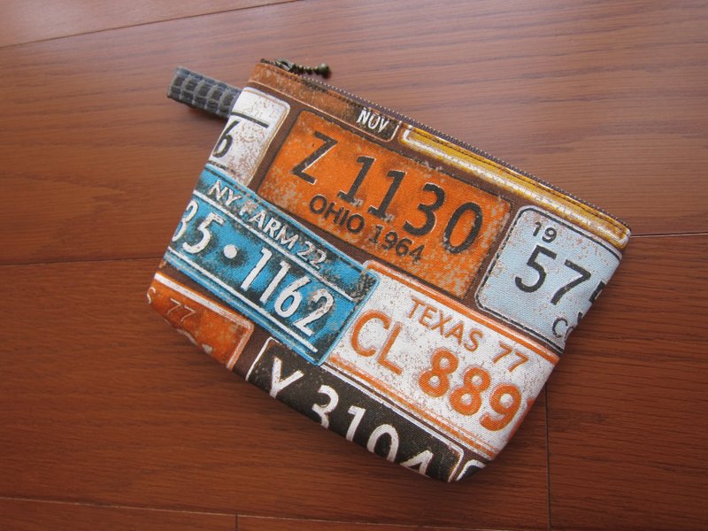 复古车牌万用包 - 化妆包/杂物包 - 棉．麻 咖啡色