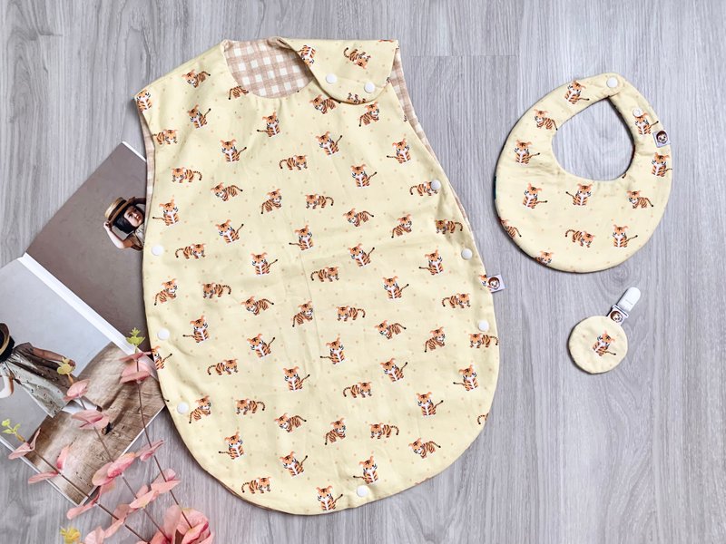 圆耳萌萌小虎宝弥月组 防踢被 防踢背心 围兜 - 其他 - 棉．麻 