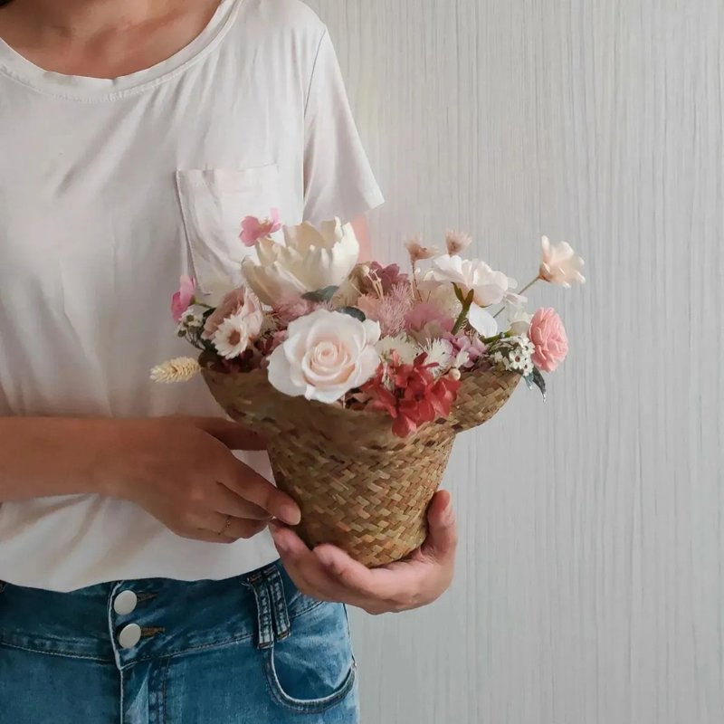 【一人成班】不凋花艺课程-草帽-藤编花篮  永生桌花 - 植栽 - 植物．花 