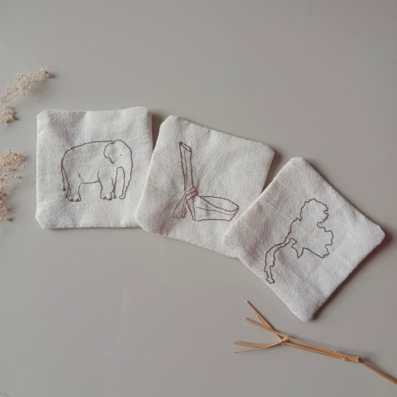 Thailand coaster set handicraft 100% cotton fabric 3 PCS - 杯垫 - 棉．麻 白色