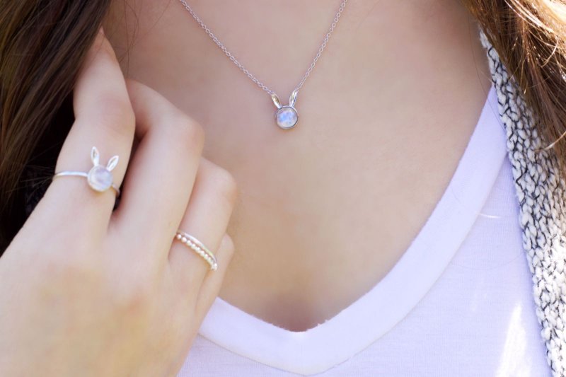 月亮石项链 925纯银 兔子 Bunny Necklace Silver Moonstone - 项链 - 其他金属 白色