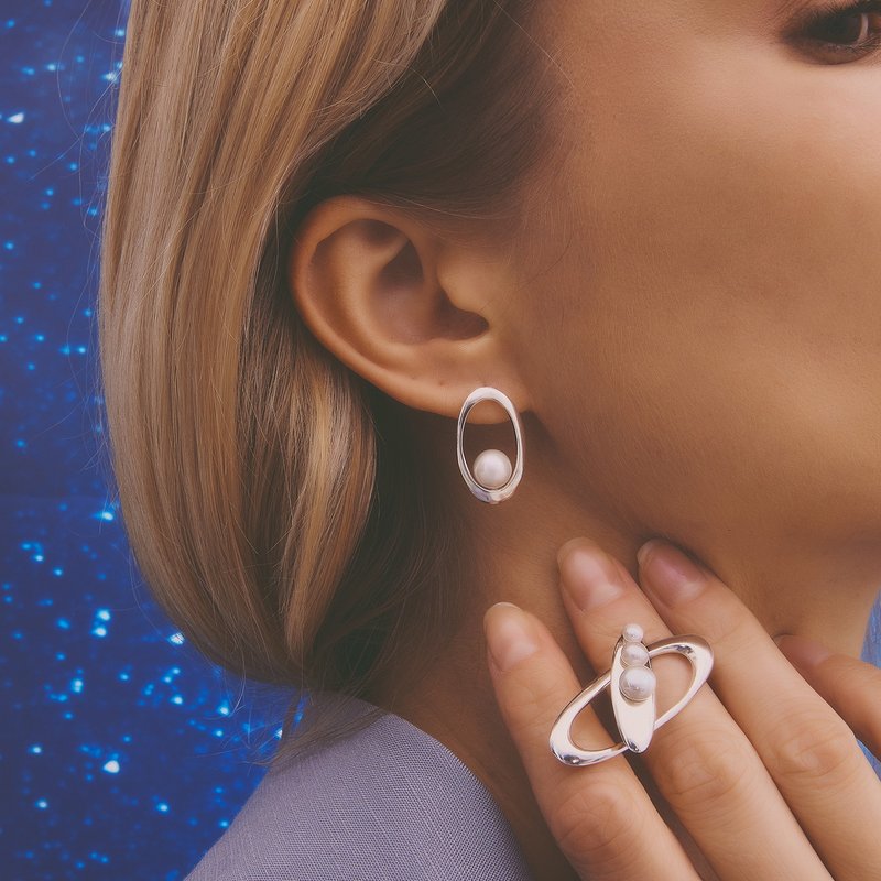 Multiverse - 简约大珍珠耳环-纯银 - 耳环/耳夹 - 纯银 银色