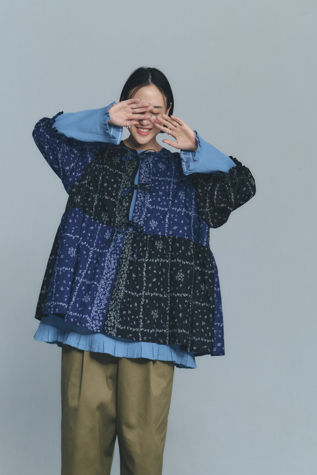 蓝黑色拼接碎花绑带罩衫 - 女装上衣 - 棉 蓝色