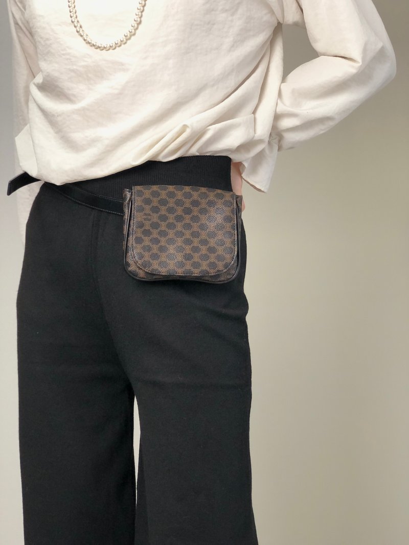 【 日本直送 名牌中古包 】CELINE  સélinc  મકાદમ (Macadam) 斜背包 黑色 PVC 皮革 侧背包 vintage 复古 uwmfjs - 侧背包/斜挎包 - 防水材质 黑色