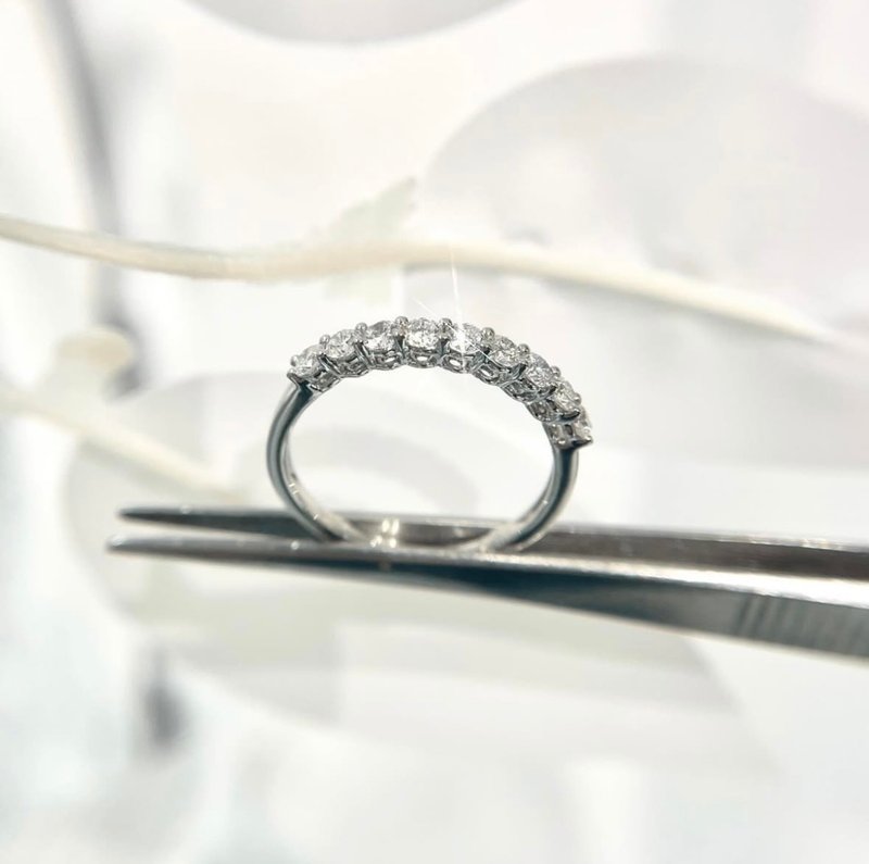 42AJR0290 - 戒指 - 钻石 