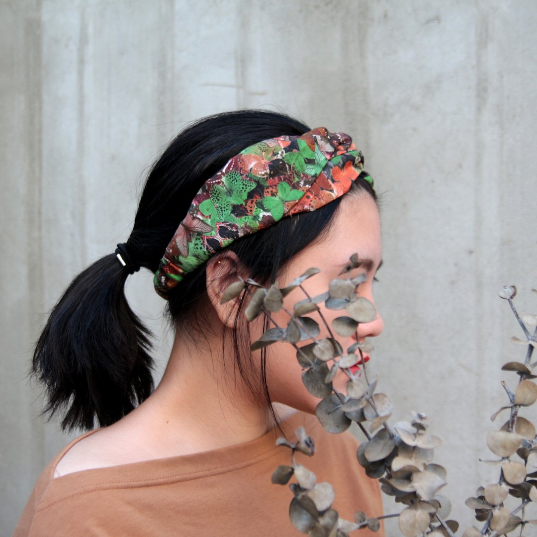 蝶 Le Papillon／绿与褐色手工十字松紧发带_Le Papillon//cotton/Taiwan handmade crisscross elastic hairband - 发饰 - 棉．麻 绿色