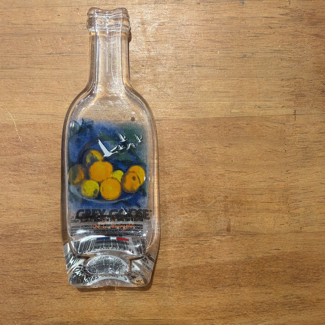 Grey Goose vodka 酒瓶玻璃磁铁手工烧制冰箱装饰 - 冰箱贴/磁贴 - 玻璃 