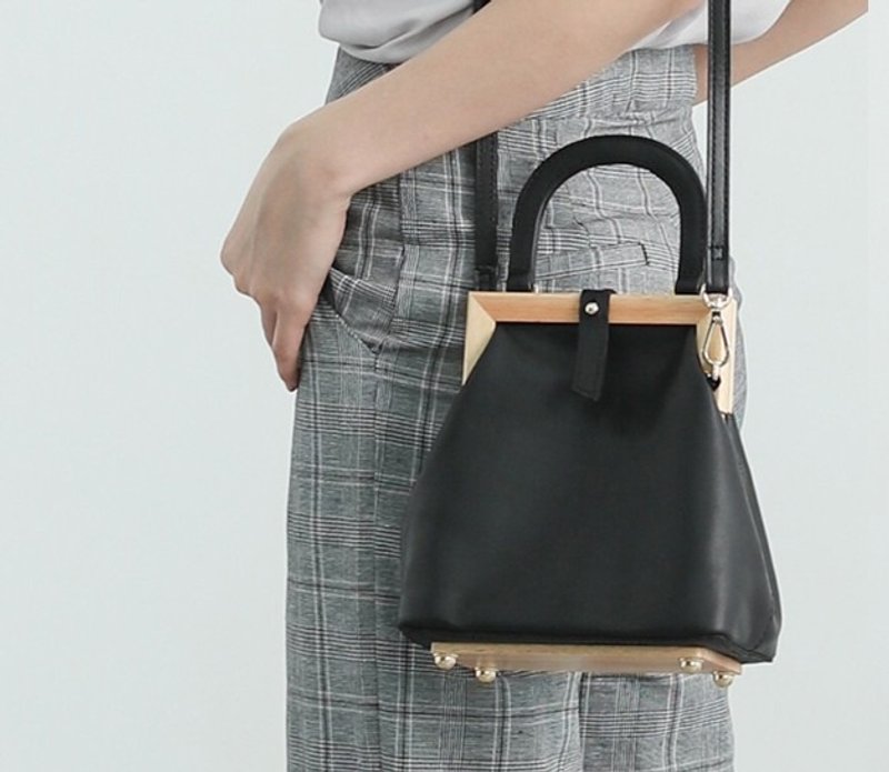 木质口金 小提把真皮侧背包 黑 - 侧背包/斜挎包 - 真皮 黑色