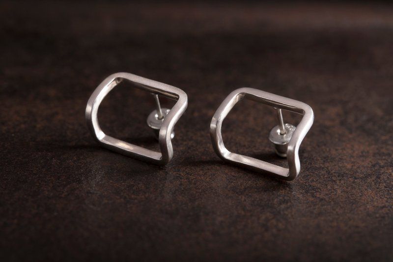 框折2号 纯银耳环 Edge Bending Earrings - 耳环/耳夹 - 纯银 银色