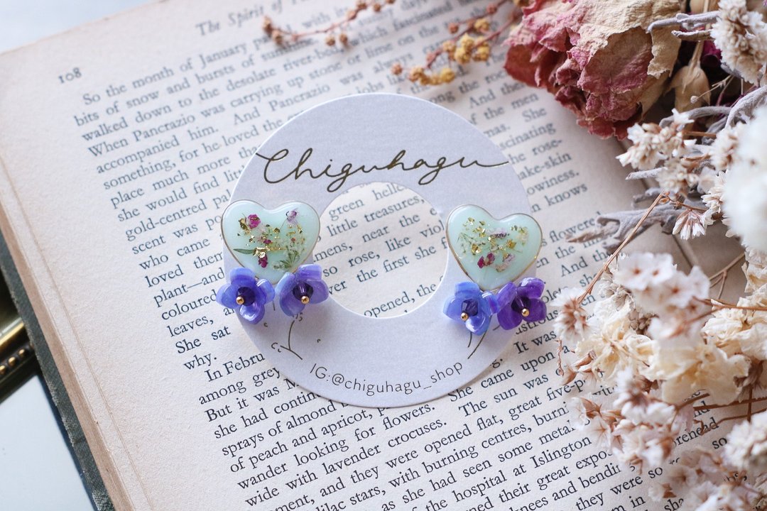 Kirara Flower Earrings - 耳环/耳夹 - 树脂 绿色