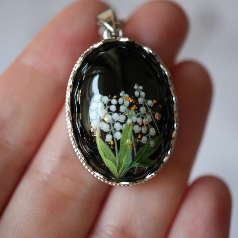 黑玛瑙与铃兰吊坠 项链 金箔 24K 铃兰 - 项链 - 宝石 黑色