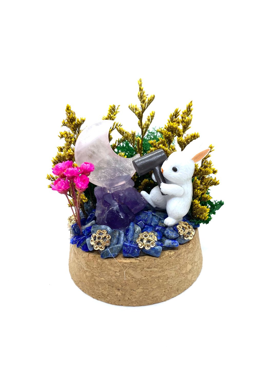 绿色森林-白兔与粉晶月亮/紫水晶-手工玻璃罩公仔/水晶/干燥花 - 摆饰 - 水晶 