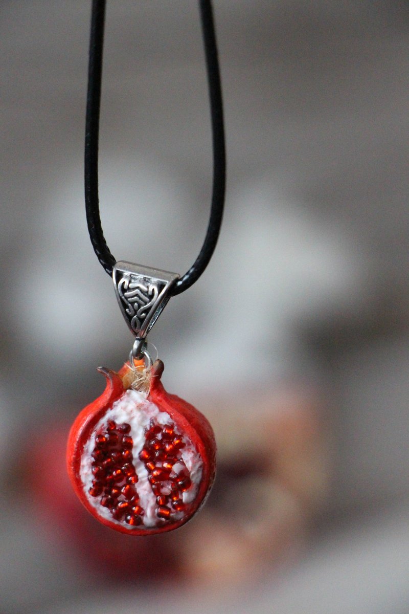 Pomegranate pendant Gift for her - 项链 - 粘土 红色
