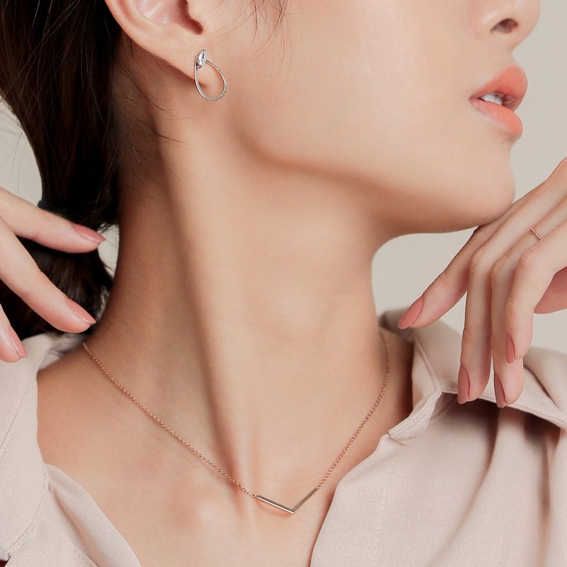 【送礼推荐】胜利的姿态。自信V字项链 - 项链 - 不锈钢 金色