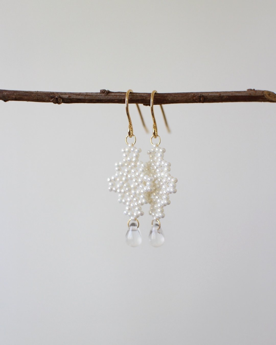 串珠耳饰_融雪/珍珠白/beading earing - 耳环/耳夹 - 玻璃 白色