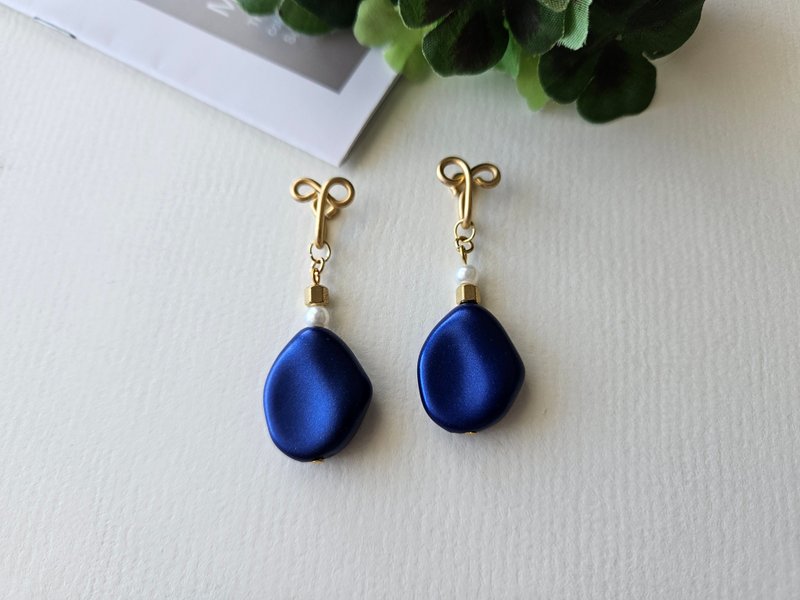 【年华】深蓝~无痛耳夹、夹式耳环、耳钩~ - 耳环/耳夹 - 其他材质 蓝色