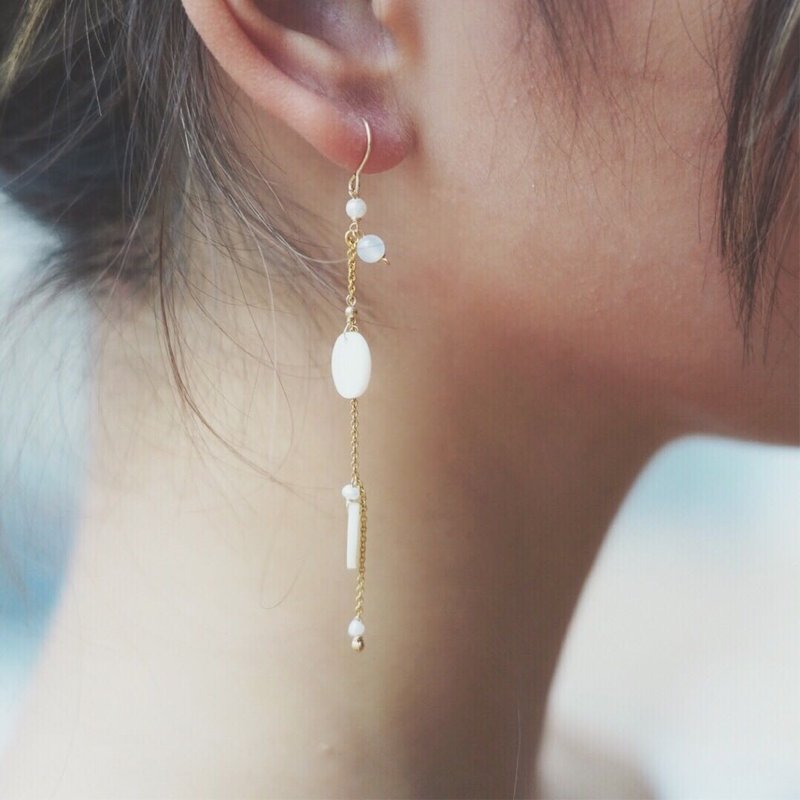 梦的耳环 | 不对称设计 14k注金 月光石 白贝壳 - 耳环/耳夹 - 贝壳 白色