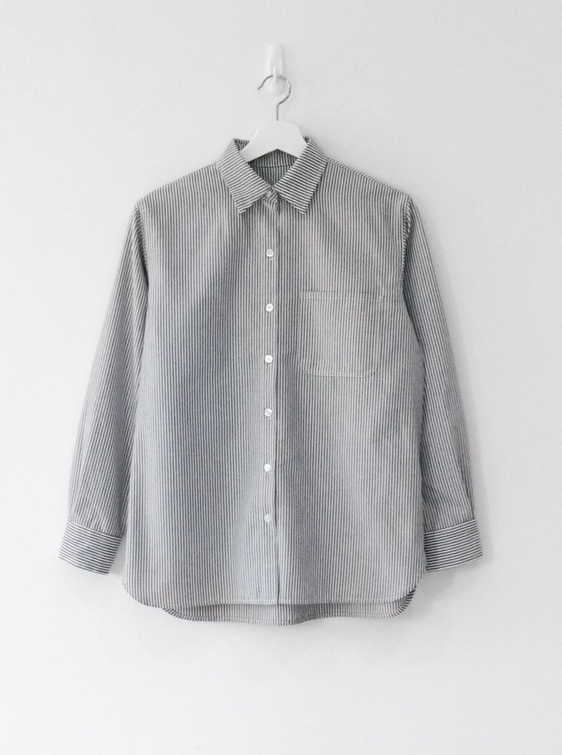 深灰与白 .  直条纹衬衫 - 女装衬衫 - 聚酯纤维 