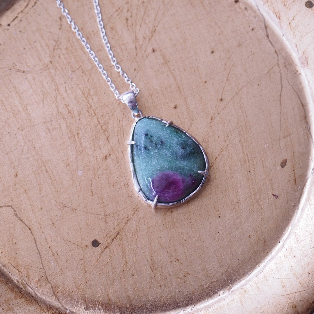 天然红宝黝帘石 手工纯银项链  Zoisite handmade Silvernecklace - 项链 - 半宝石 绿色