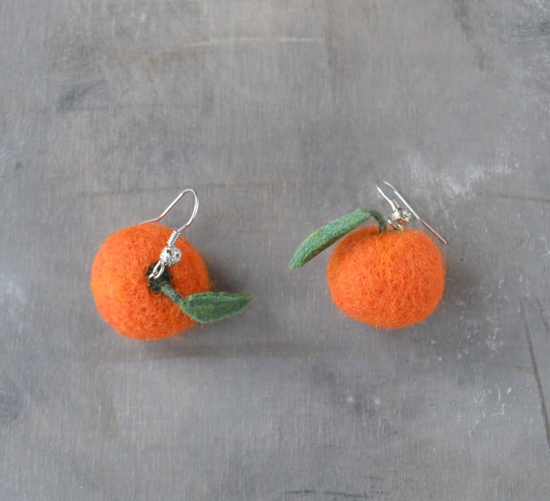 女式橙色柑橘耳环 手工针毡羊毛柑橘 - 耳环/耳夹 - 羊毛 橘色