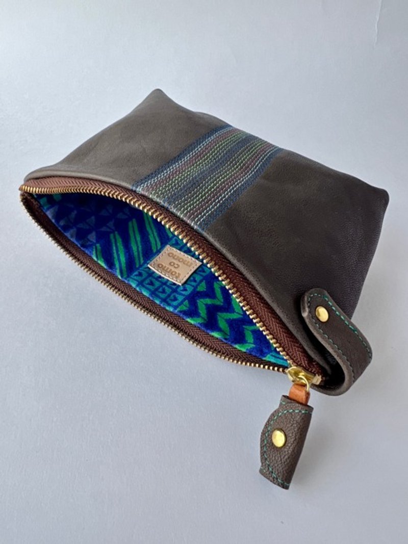 Pinkoi 代购 -  S 号刺绣袋“蓝色针迹”木炭 x蓝（山羊皮） - 化妆包/杂物包 - 真皮 