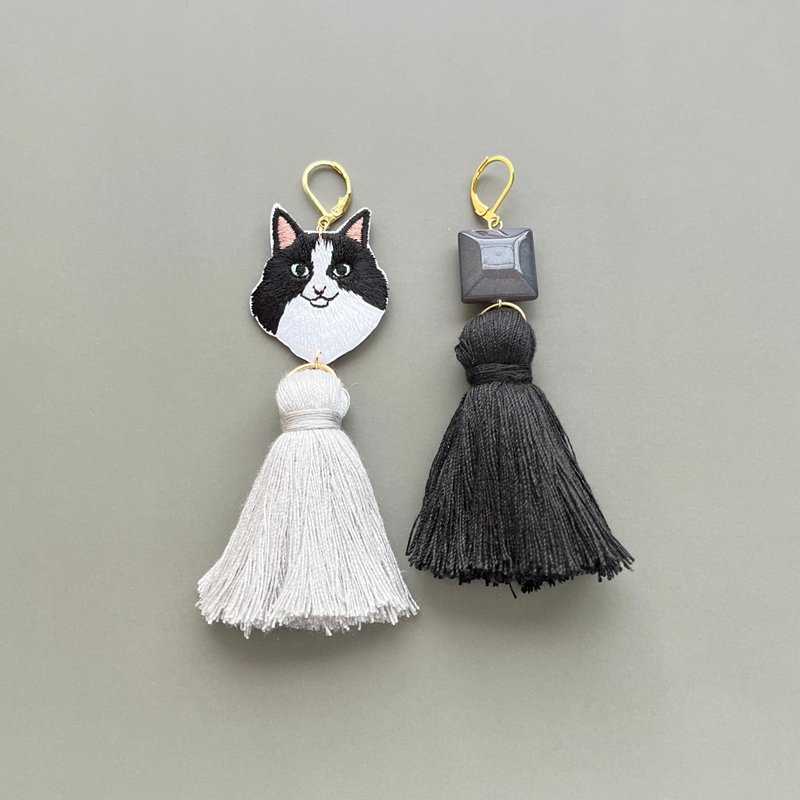 眼神锐利地凝视着你的猫咪“Sora”耳饰 - 耳环/耳夹 - 绣线 银色