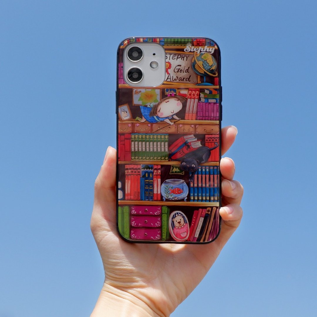 【定制化礼物】书柜钢化玻璃手机保护壳 iPhone 15新上市 - 手机壳/手机套 - 玻璃 