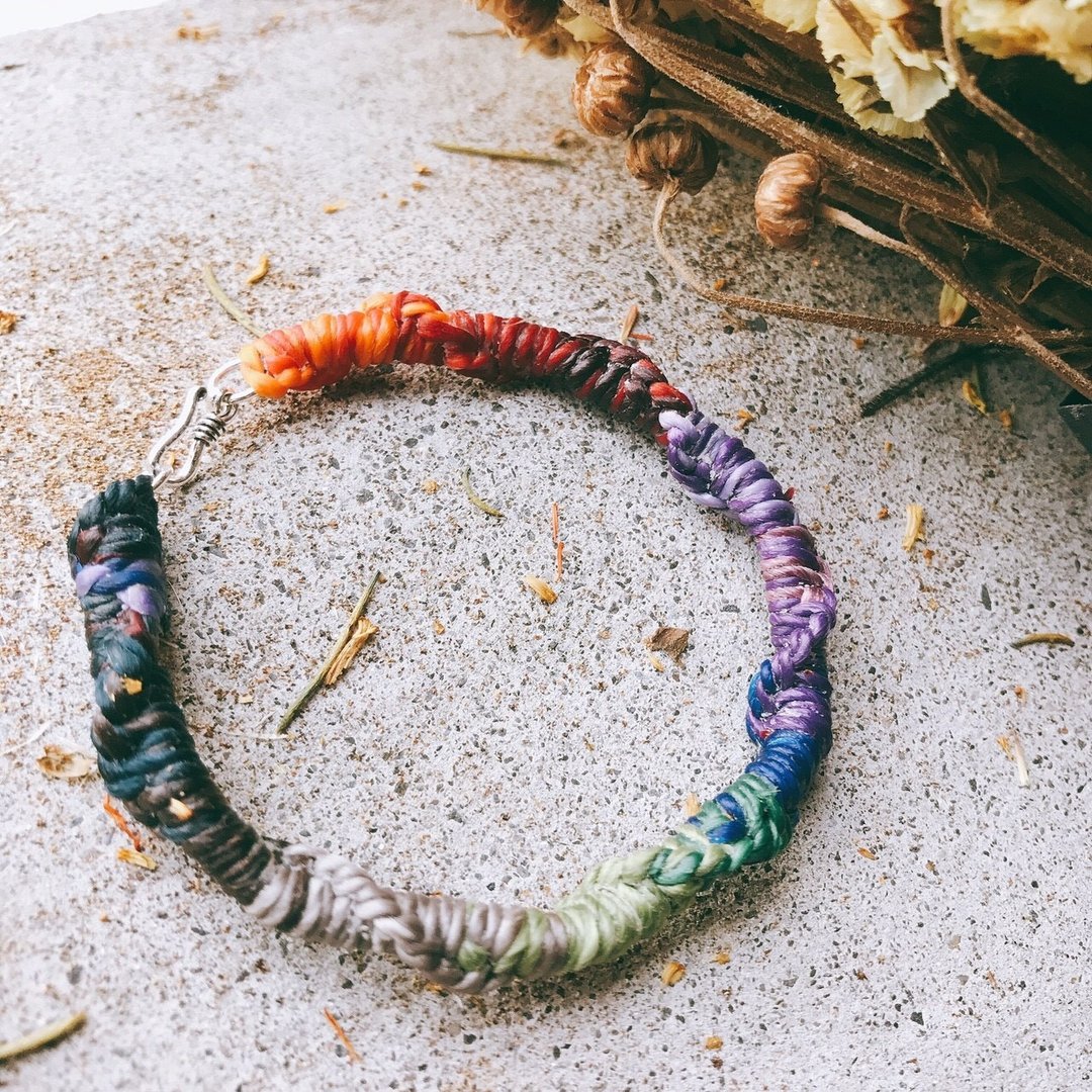 Mini Floral Loop 迷你乱花 蚕丝蜡绳编织手环 - 手链/手环 - 防水材质 多色
