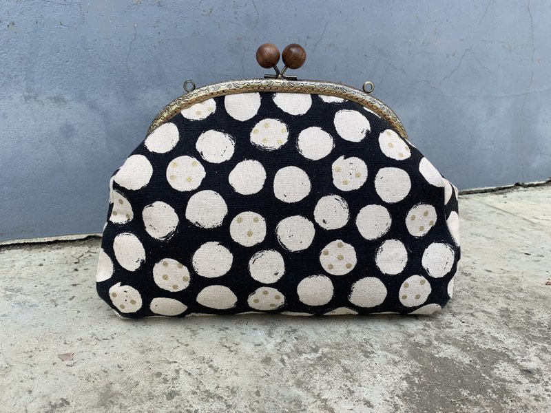 黑白撞色不败圆点包 • 平底大容量包 • 口金包 - 侧背包/斜挎包 - 棉．麻 黑色