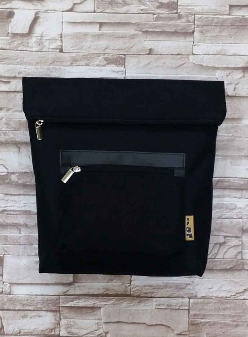 MDF黑色后背包 - 后背包/双肩包 - 其他材质 黑色