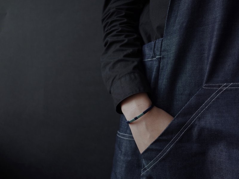 I StandOn I 情人节限定 特制编织哑黑手镯 Aqua Sky - 手链/手环 - 其他金属 黑色