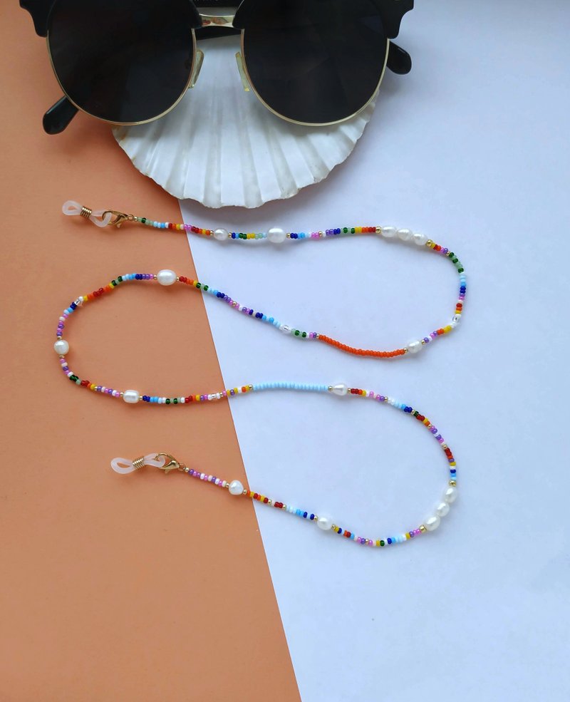 彩虹色珍珠与串珠眼镜链。太阳眼镜链。眼镜项链。 - 眼镜/眼镜框 - 珍珠 多色