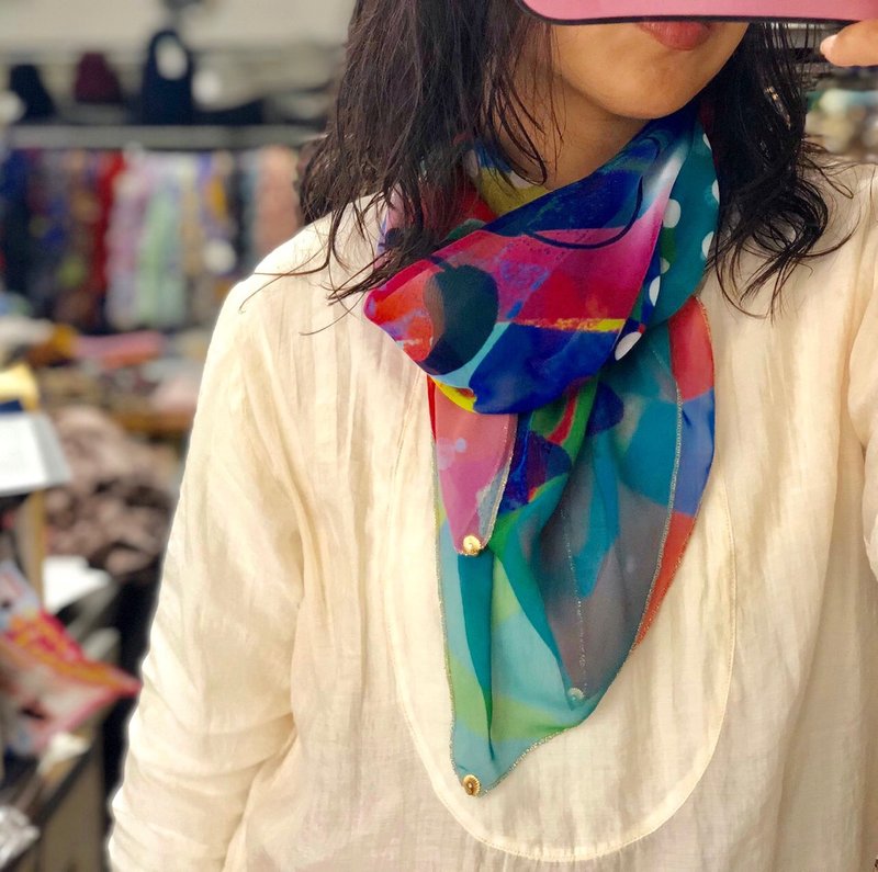 KAYANO USHIYAMA × Ballett collaboration scarf Paradise of the universe Large format chiffon square Made in Japan - 丝巾 - 聚酯纤维 多色