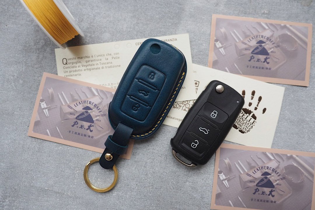 福斯Volkswagen车钥匙套 纯手工牛皮 定制化刻字礼物 订制颜色 - 钥匙链/钥匙包 - 真皮 多色