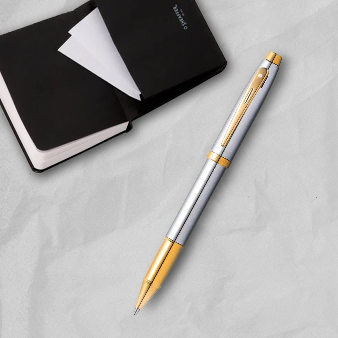 【SHEAFFER】100 系列亮铬金钢珠笔+A6 笔记本礼盒 免费刻字 - 钢珠笔 - 其他金属 银色