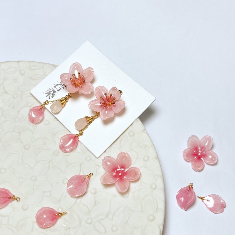 【若桑】昭和樱。樱花/粉水晶耳环。3月诞生花 - 耳环/耳夹 - 树脂 粉红色