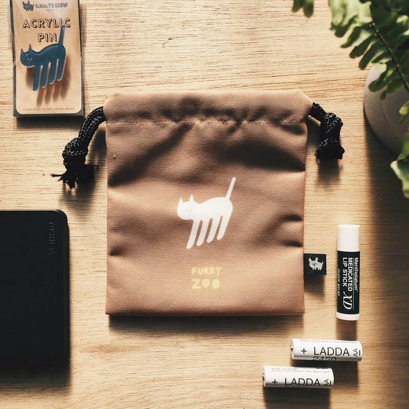 便利束口袋 - 标语系列 好奇白猫 - 化妆包/杂物包 - 其他材质 卡其色