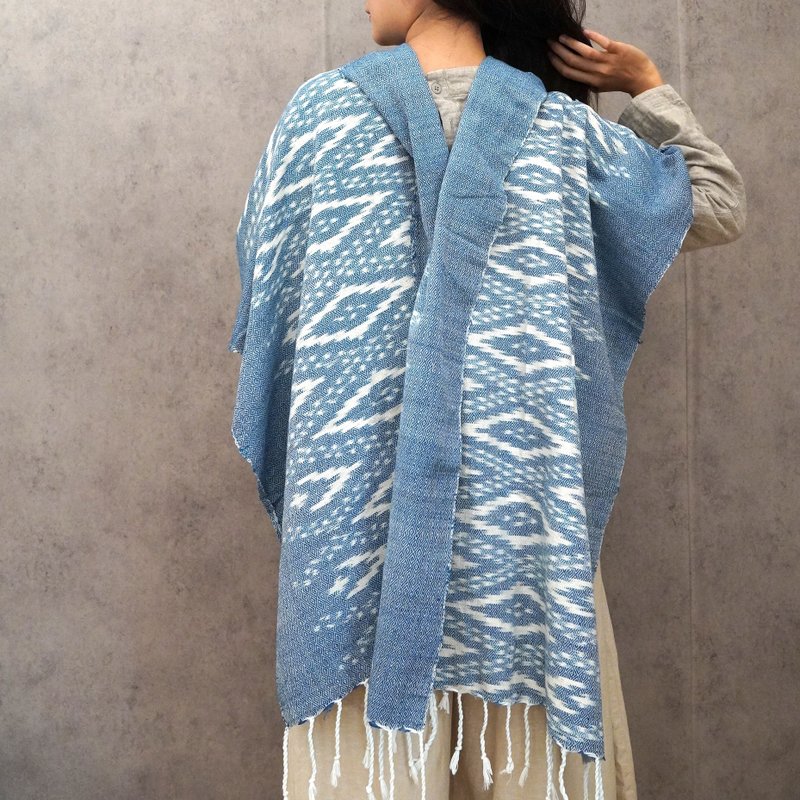 【星河】手捻手织。纯棉蓝染 / 经典河流伊卡织披肩 - 围巾/披肩 - 棉．麻 蓝色