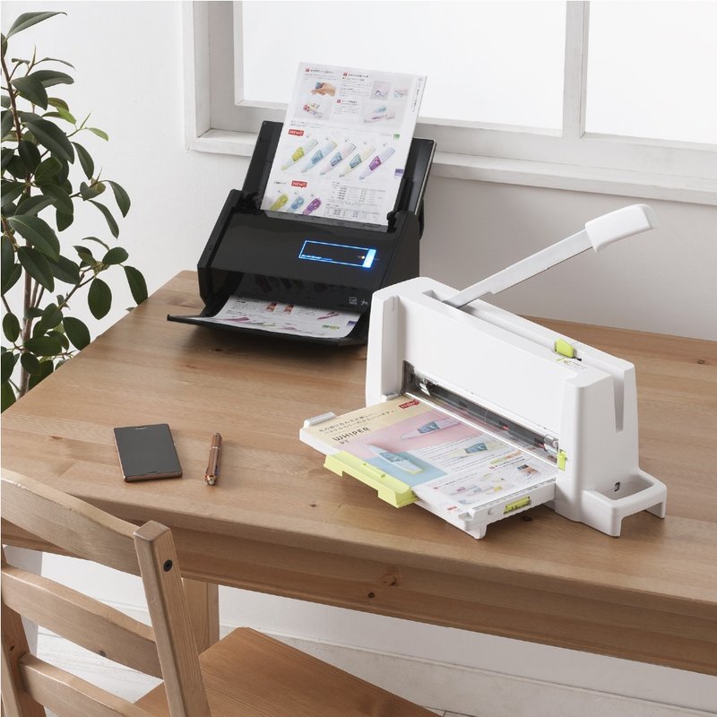 【PLUS】携带式安全裁纸机A4 - 其他 - 塑料 白色