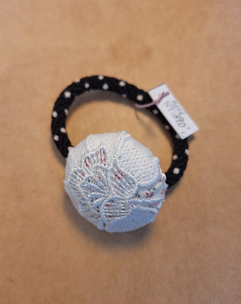 设计手作蕾丝发圈-纯真刺绣花 - 发饰 - 其他材质 