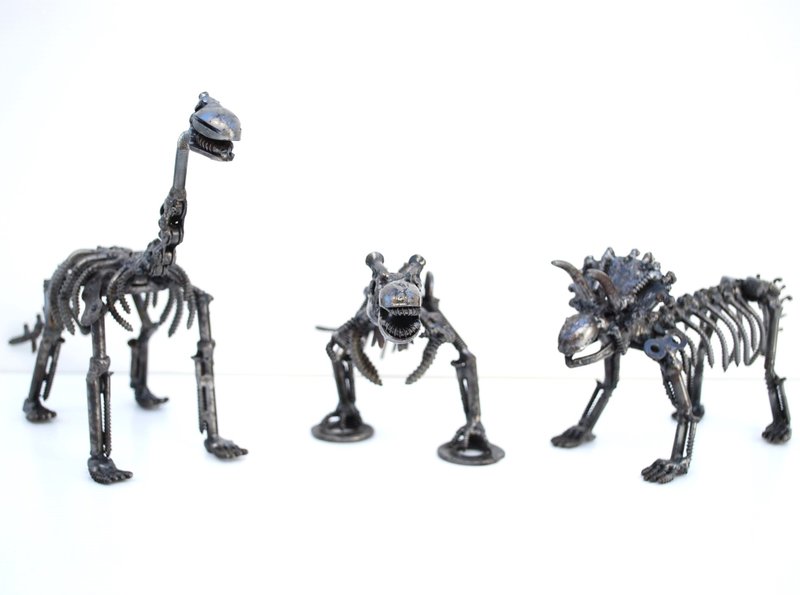 恐龙金属模型摆饰，一套3只，手工制作，适合送给男孩的生日礼物 - 摆饰 - 其他金属 